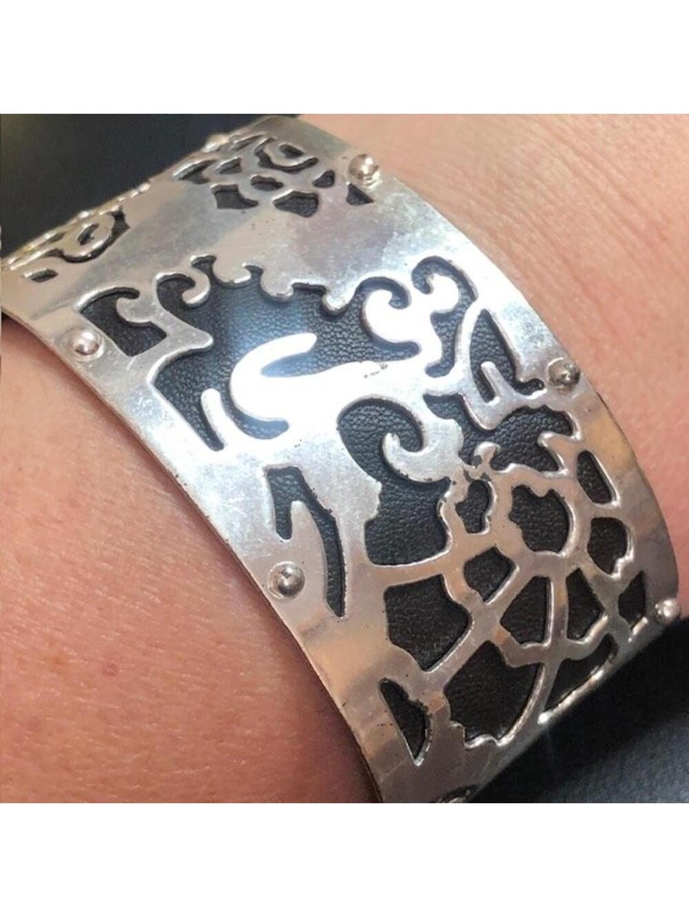 B1868 Fossil Wide Cuff Bracelet Filigree Cutout Brown Leather adjustable size